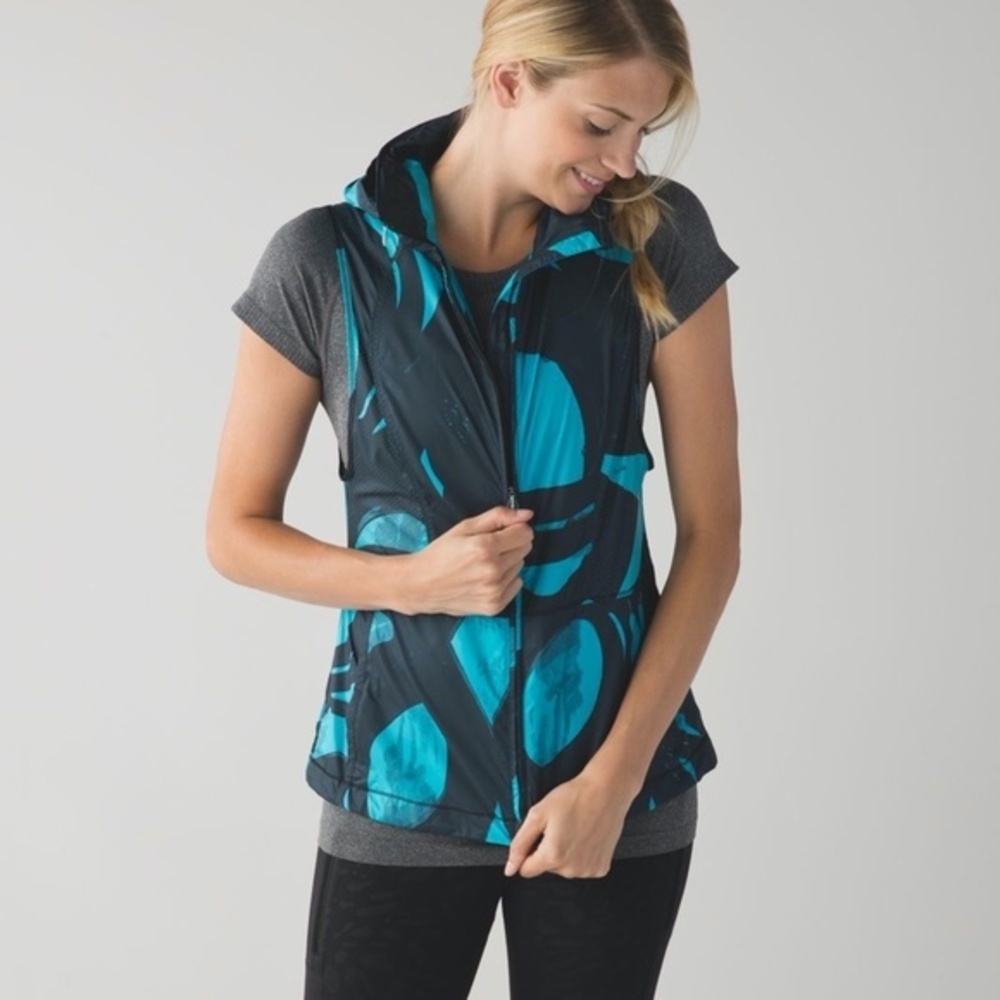 Lululemon Back Spin Stroke Peacock Pack It Sleeveless Vest‎